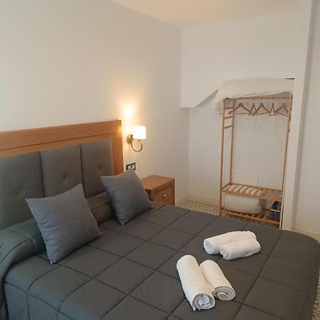 Al-Qazeres Suites Caces Exteriér fotografie