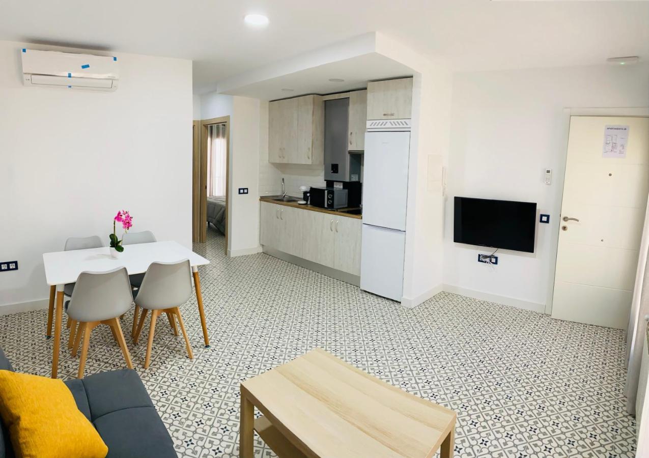Al-Qazeres Suites Caces Exteriér fotografie