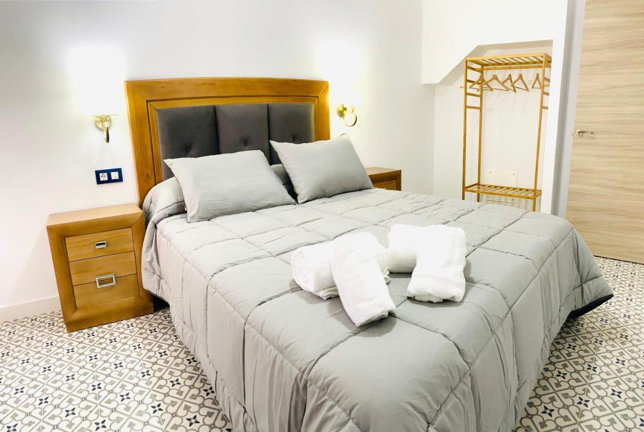 Al-Qazeres Suites Caces Exteriér fotografie