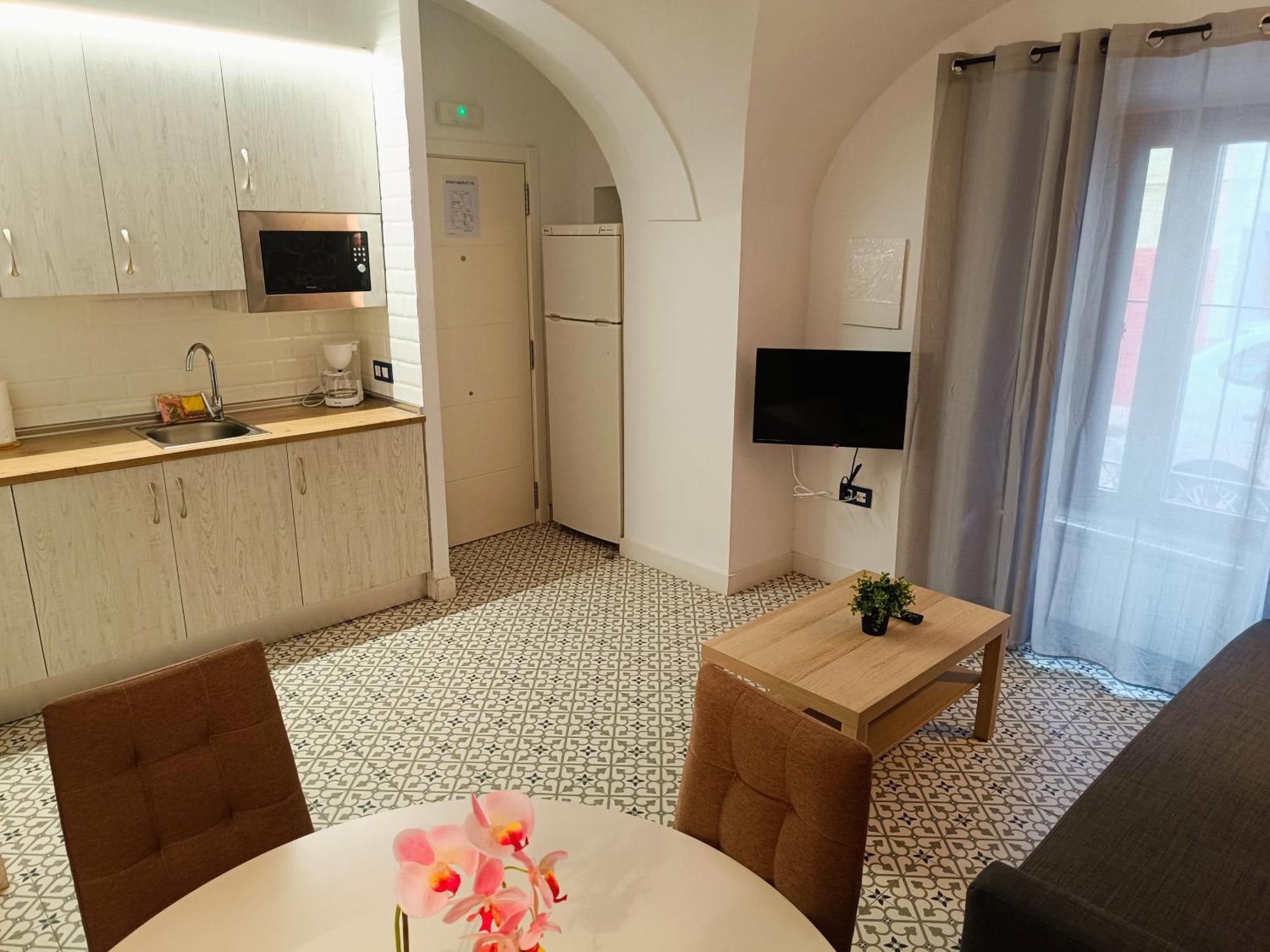Al-Qazeres Suites Caces Exteriér fotografie