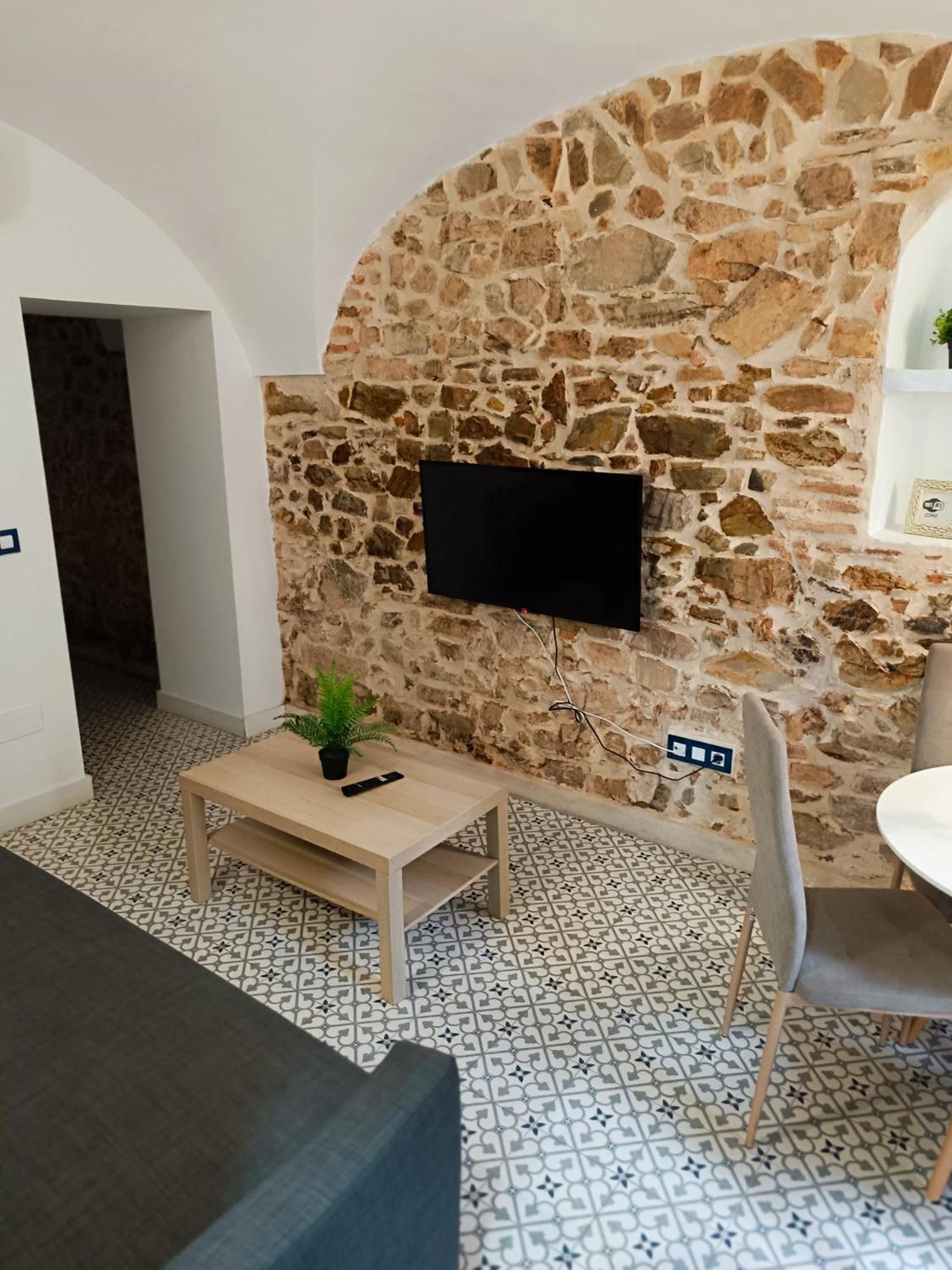 Al-Qazeres Suites Caces Exteriér fotografie