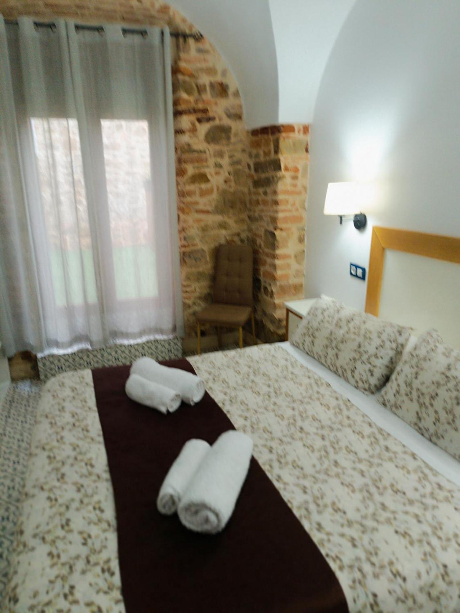 Al-Qazeres Suites Caces Exteriér fotografie