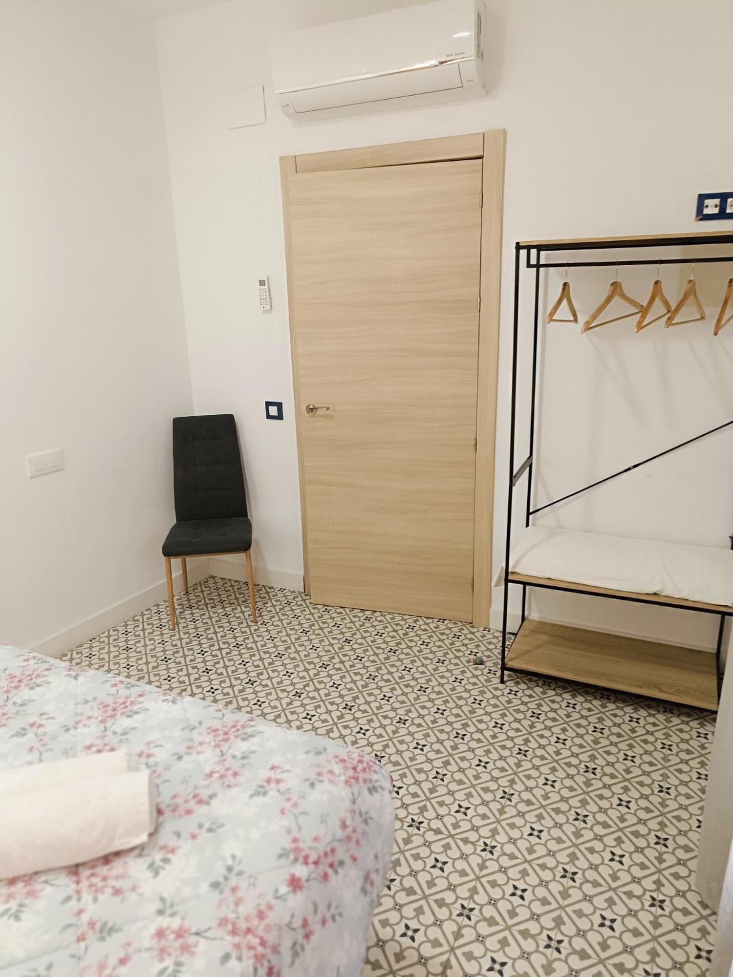 Al-Qazeres Suites Caces Exteriér fotografie