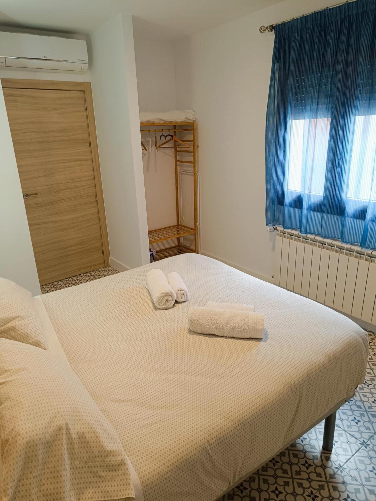 Al-Qazeres Suites Caces Exteriér fotografie